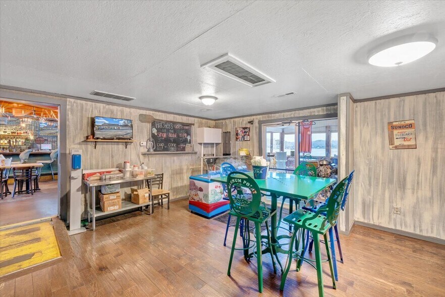 More Photos Of 2200 Old Salem School Rd, Union Hall Marina For Sale