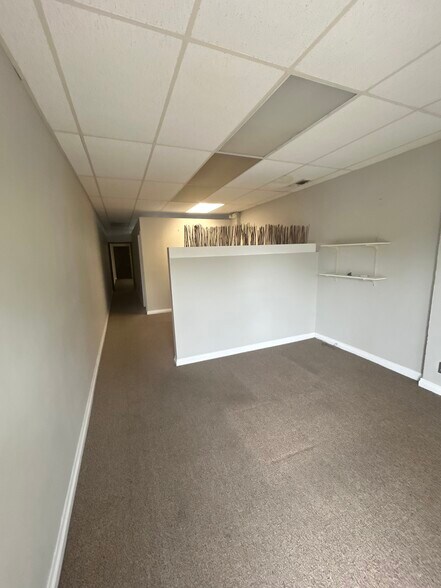 More Photos Of 2126-2130 Hollywood Blvd, Hollywood Storefront Retail Office For Lease
