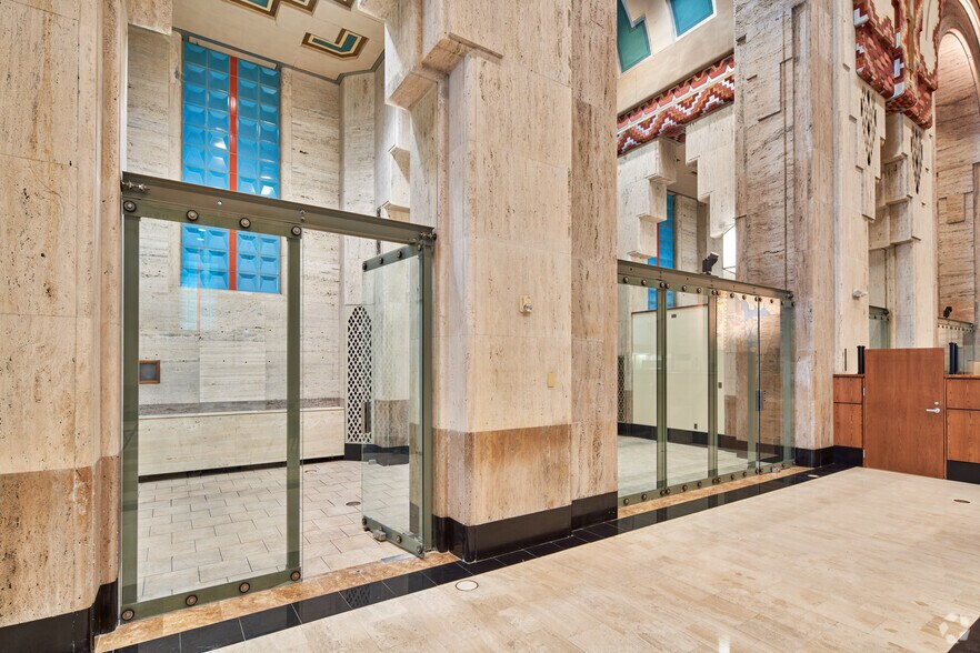 More Photos Of 500 Griswold St, Detroit Office For Lease