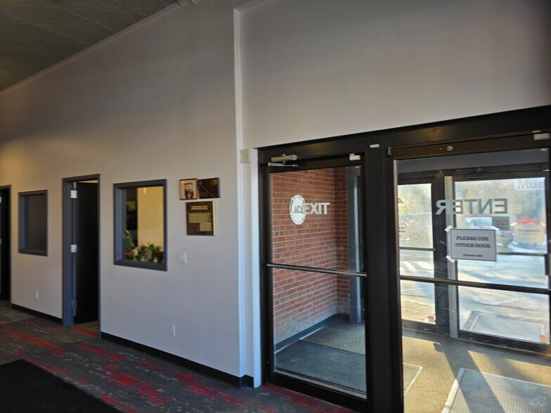 More Photos Of 1012-1020 Lincolnway, La Porte Coworking Space