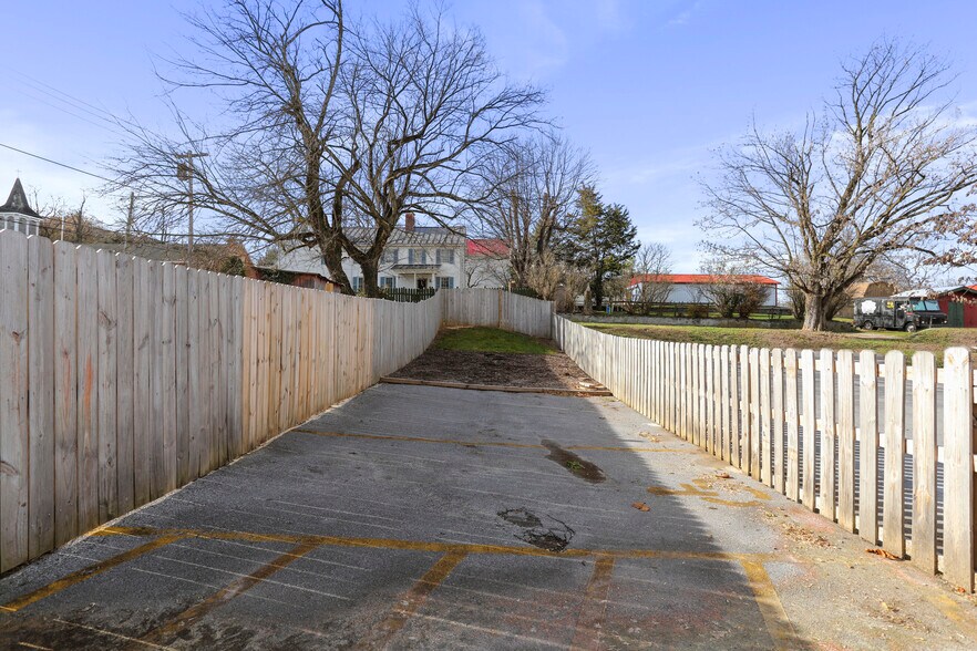 More Photos Of 103 W Main St, Hedgesville Office For Sale