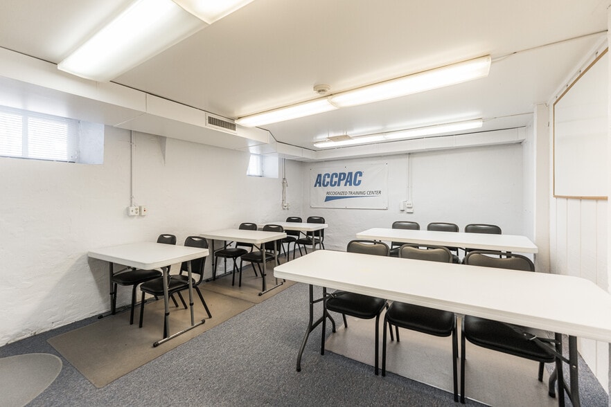 More Photos Of 223 E State St, Geneva Office For Sale