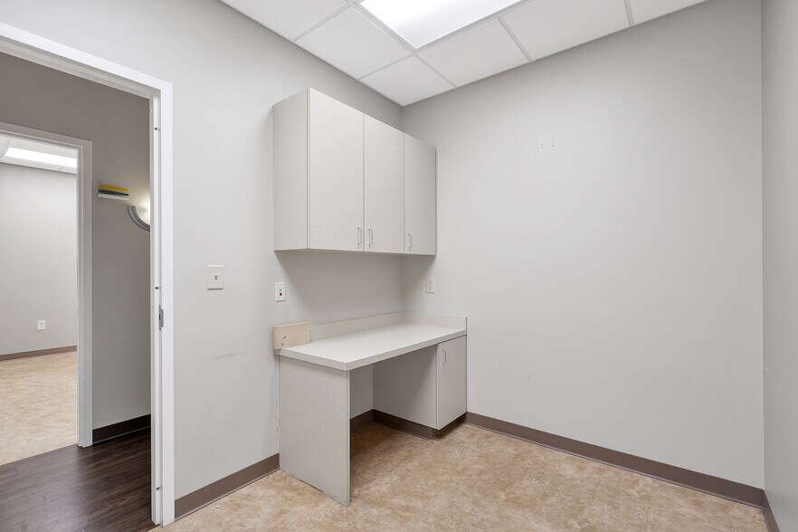 More Photos Of 4385 Johns Creek Pky, Suwanee Medical For Lease