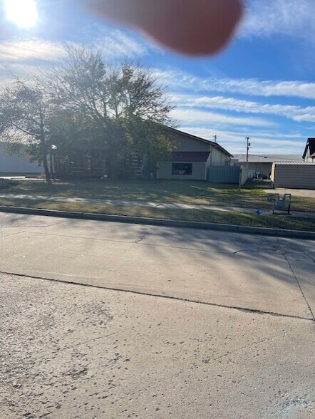 More Photos Of 601 W Oakland St, Broken Arrow Office Residential For Sale