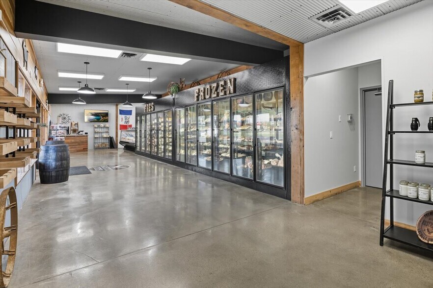 More Photos Of 501 Veterans Memorial Hwy, Council Bluffs Freestanding For Sale