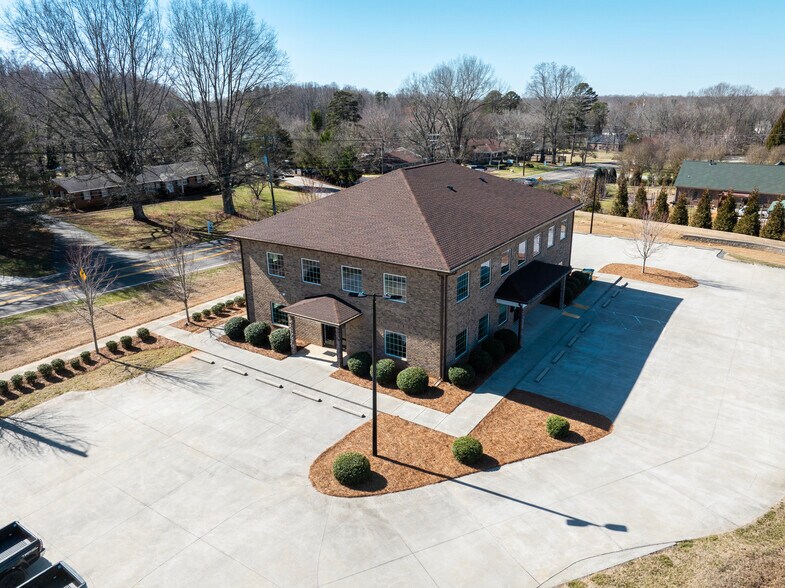 More Photos Of 3844 Clemmons Rd, Clemmons Medical For Lease