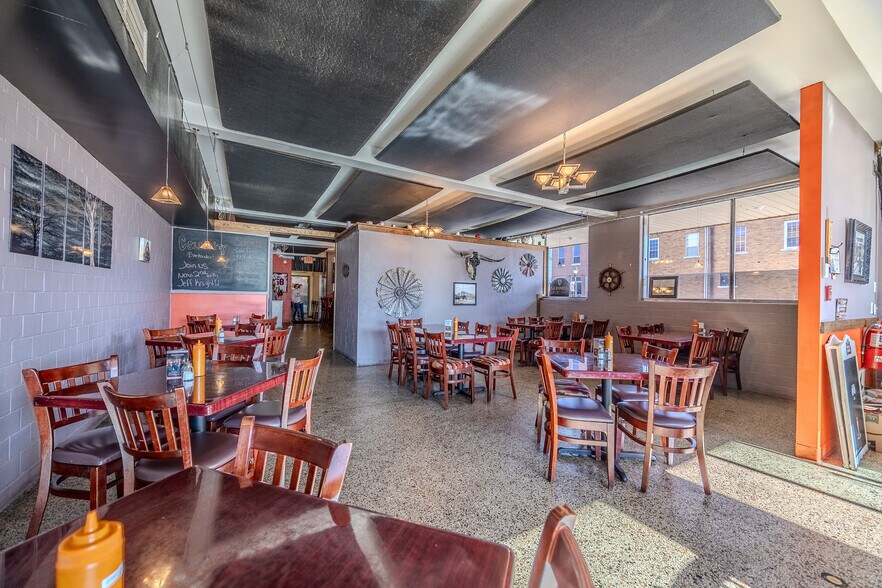More Photos Of 201 W Commercial St, Lebanon Office For Sale