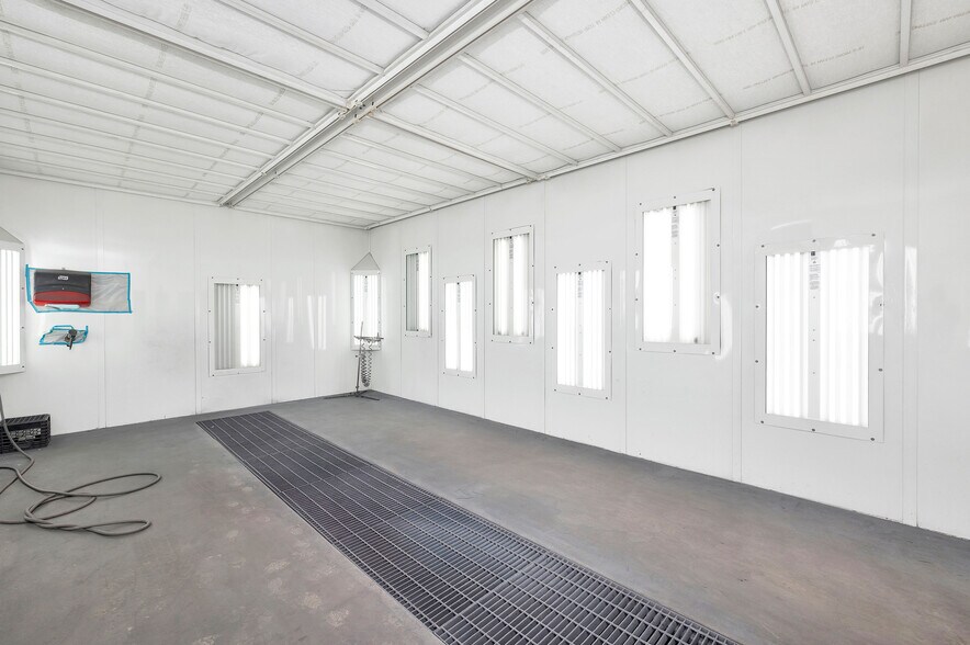 More Photos Of 186 Perry Hwy, Pittsburgh Auto Dealership For Sale