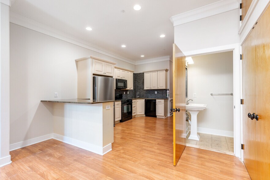 More Photos Of 4557 Manayunk Ave, Philadelphia Apartments For Sale