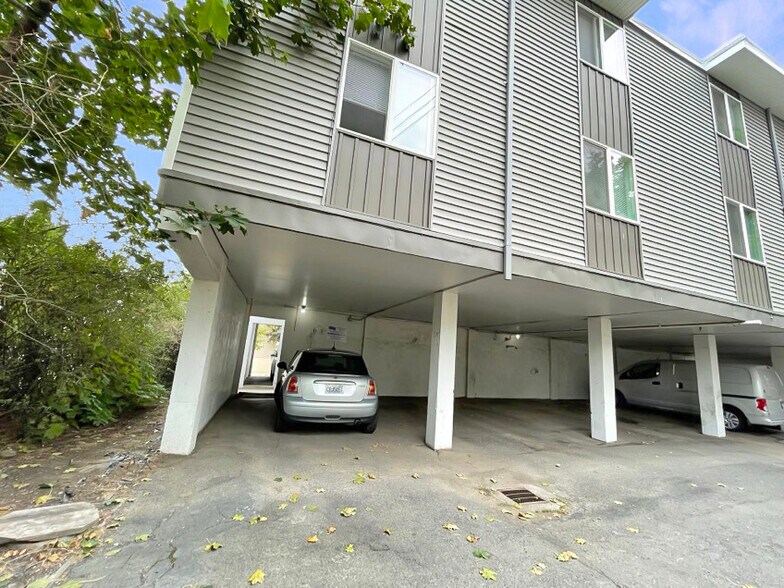 More Photos Of 305 NE Spaulding St, Pullman Apartments For Sale