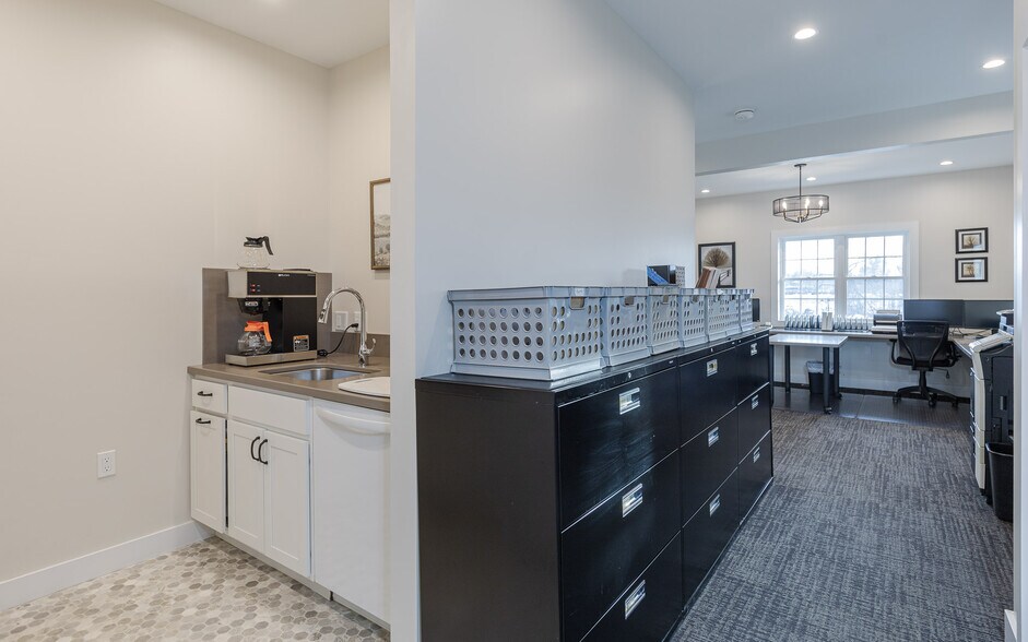More Photos Of 6 Ames Plaza Ln, Walpole Office For Sale