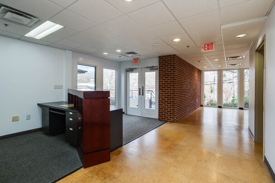 More Photos Of 1140 E Market St, Charlottesville Office For Lease