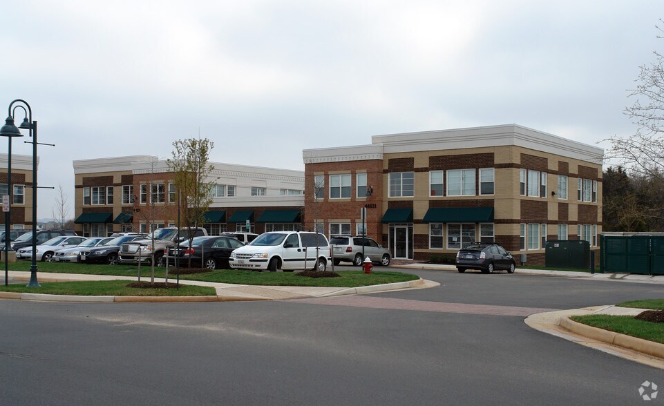 More Photos Of 44031 Pipeline Plz, Ashburn Medical For Lease