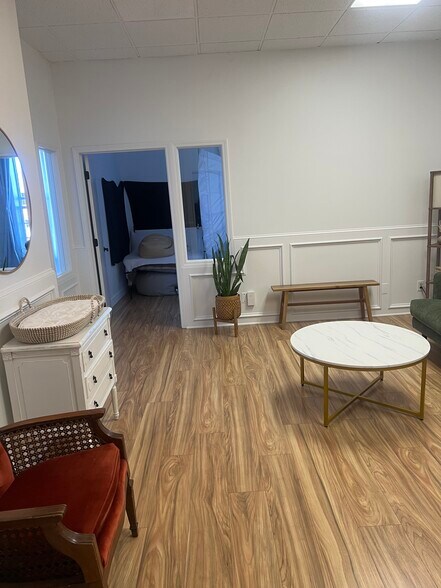 More Photos Of 110 N Cherry St, Olathe Office Residential For Lease