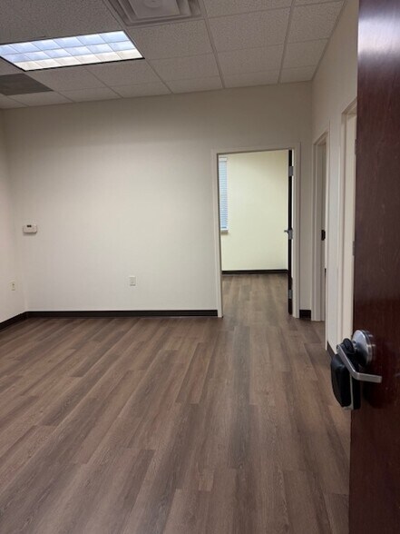 More Photos Of 1073 Willa Springs Dr, Winter Springs Office For Sale