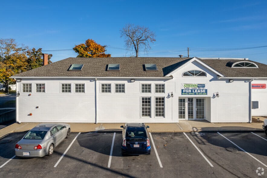More Photos Of 1 Whiting St, Hingham Freestanding For Lease