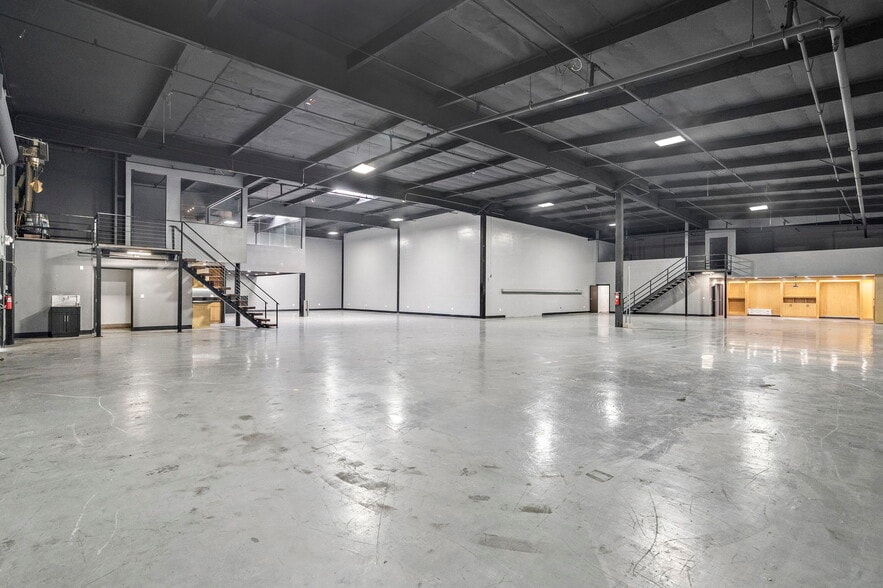 More Photos Of 1909 S Susan St, Santa Ana Distribution For Sale