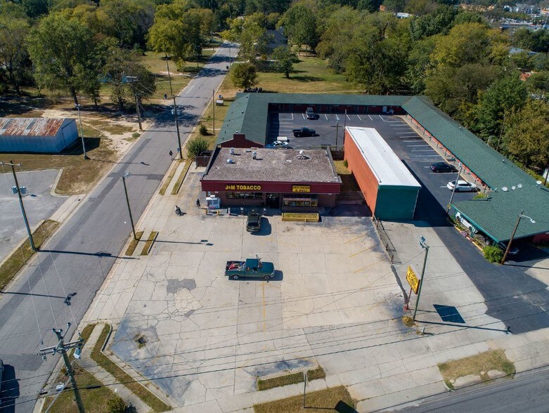 More Photos Of 315 N Eastern Blvd, Fayetteville Convenience Store For Sale