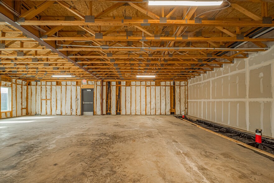 More Photos Of 2535 North Fwy, Houston Office For Lease