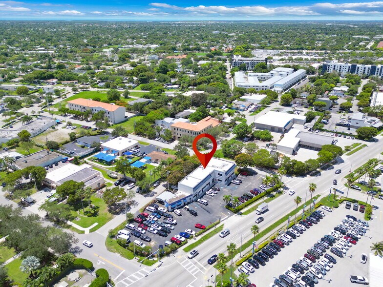 More Photos Of 17891 S Dixie Hwy, Miami Office For Sale