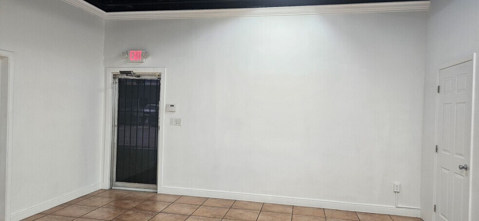 More Photos Of 2223 NW 26th Ave, Miami Warehouse For Lease