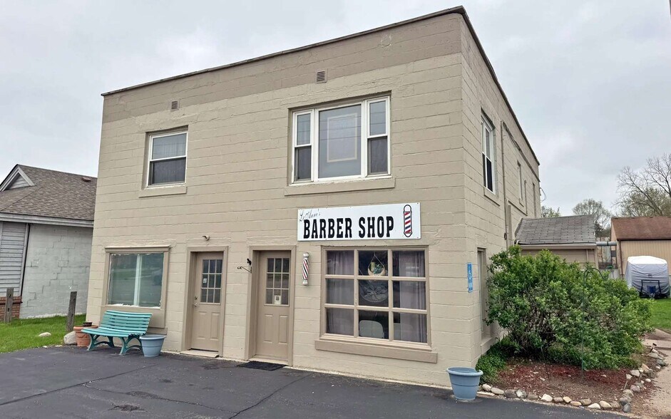 More Photos Of 7669 Highland Rd, Waterford Storefront Retail Residential For Sale