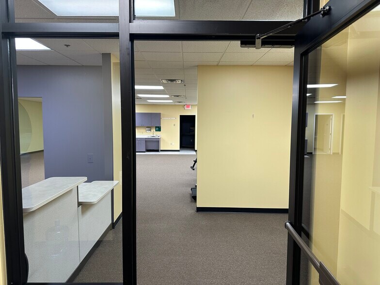 More Photos Of 10229 E 96th St N, Owasso Office For Lease