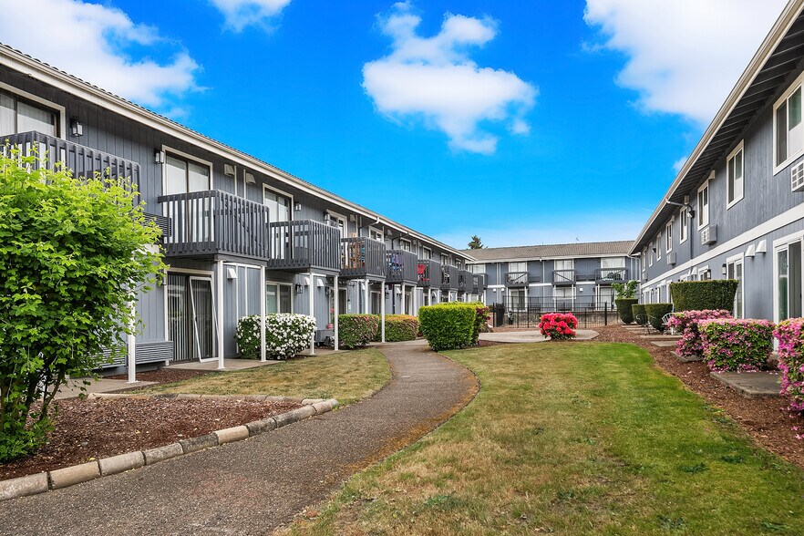 Primary Photo Of 8726-8736 S Hosmer St, Tacoma Apartments For Sale