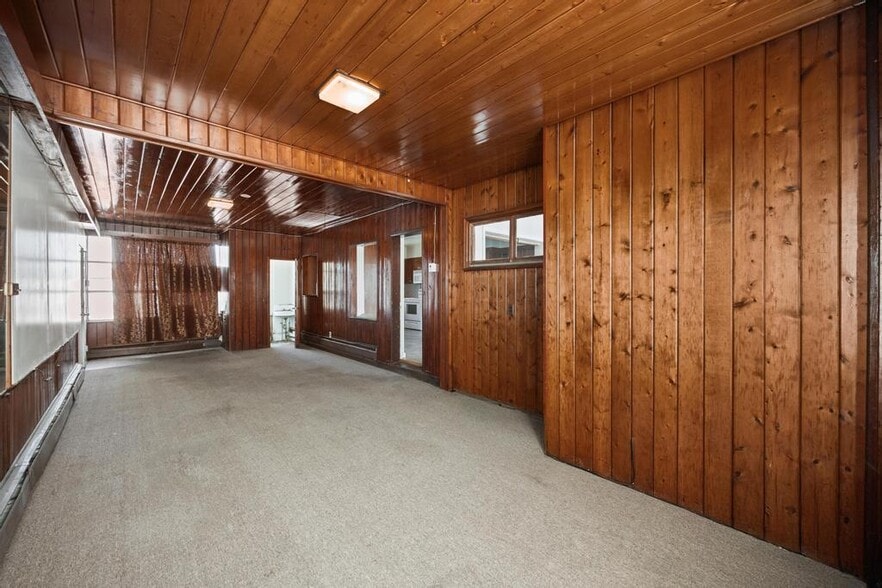 More Photos Of 308 Larkfield Rd, East Northport General Retail For Sale