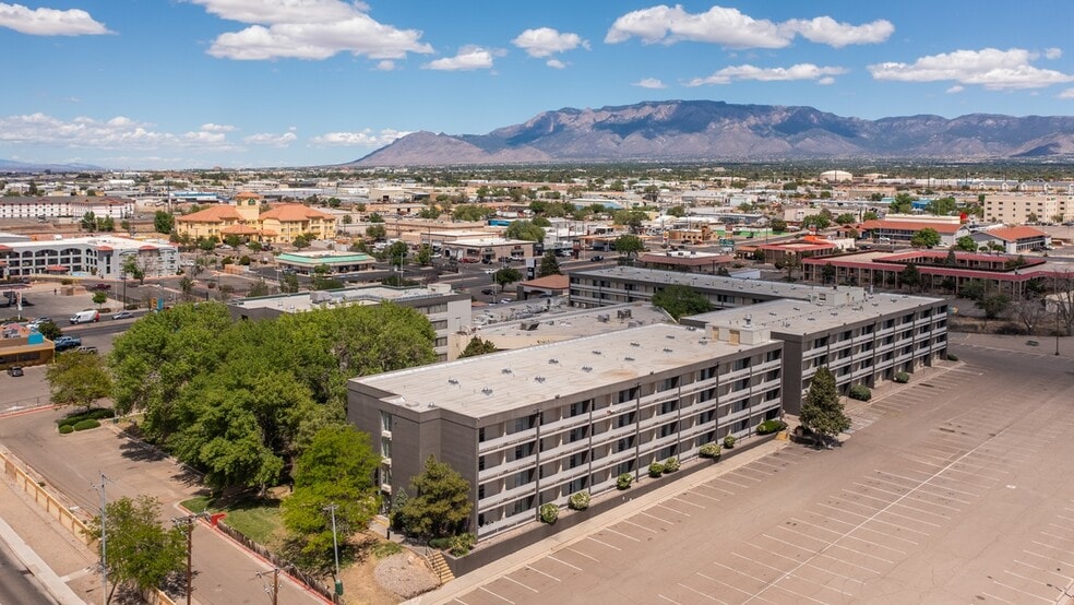 More Photos Of 2020 Menaul Blvd NE, Albuquerque Hotel For Sale