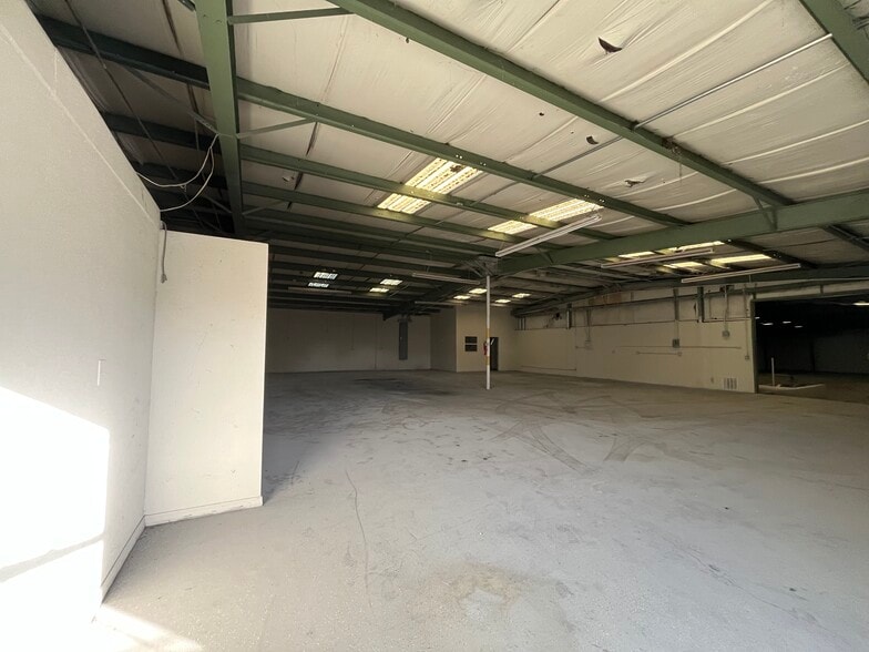 More Photos Of 956 S US Highway 41, Inverness Warehouse For Sale