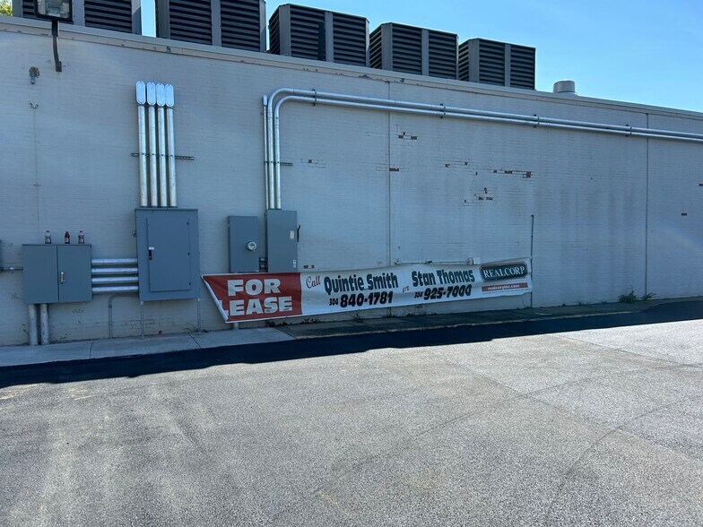 More Photos Of 788 W Pike St, Clarksburg Freestanding For Lease