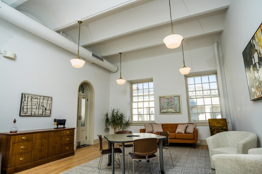 More Photos Of 226 Walnut St, Philadelphia Loft Creative Space For Lease