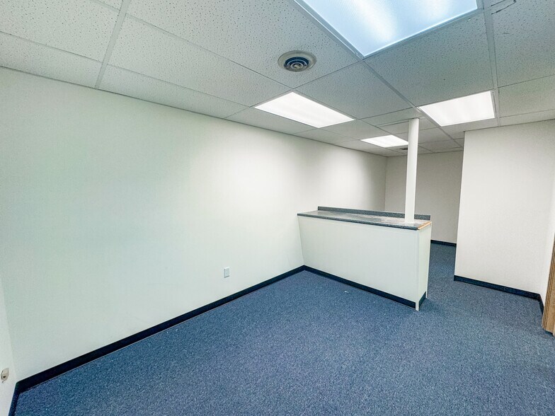 More Photos Of 3906-3908 Concord Pike, Wilmington Storefront For Lease