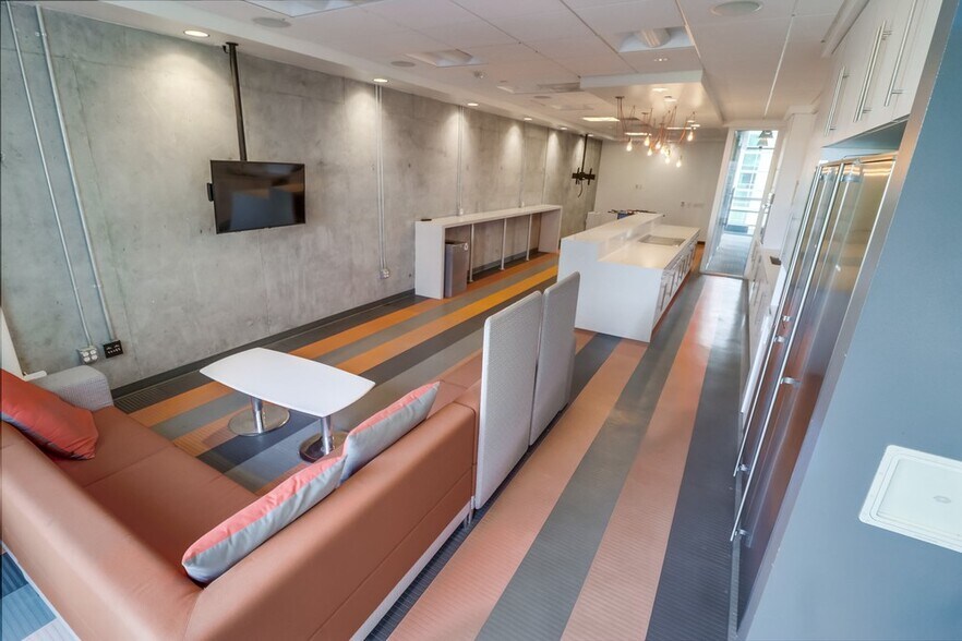 More Photos Of 1350 Columbia St, San Diego Loft Creative Space For Sale