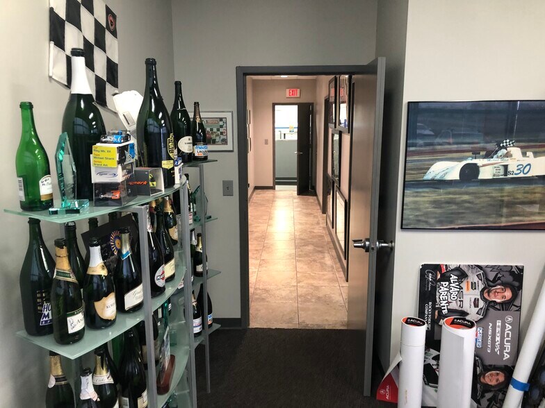 More Photos Of 114 Venture Dr, Pataskala Warehouse For Lease