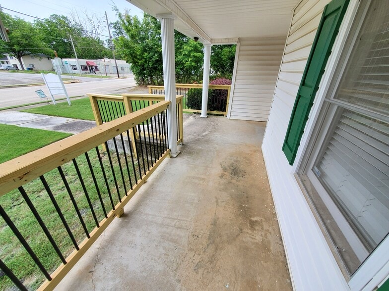 More Photos Of 309 Macon St, McDonough Office Residential For Lease