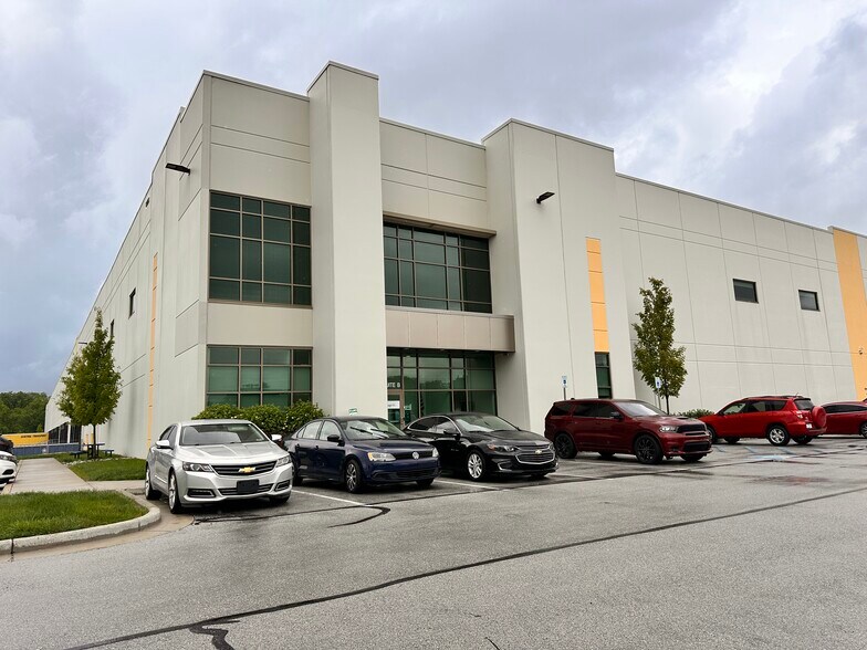 More Photos Of 5325 Seerley Rd, Indianapolis Distribution For Lease