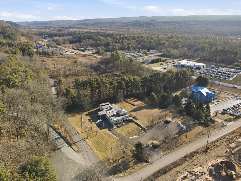 More Photos Of 113 Pocono Dr, Milford Office For Sale