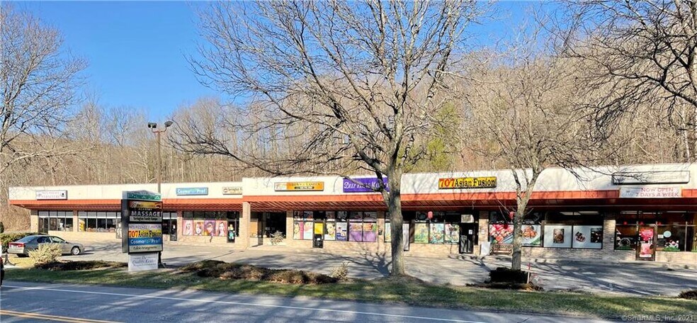 More Photos Of 683-709 Winsted Rd, Torrington Storefront For Lease
