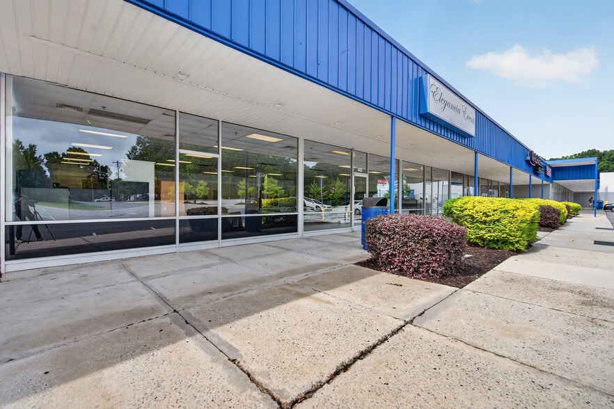 More Photos Of 439-489 N Cannon Blvd, Kannapolis Unknown For Lease