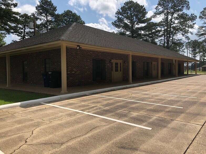 More Photos Of 9140 Newcastle Dr, Shreveport Office For Lease