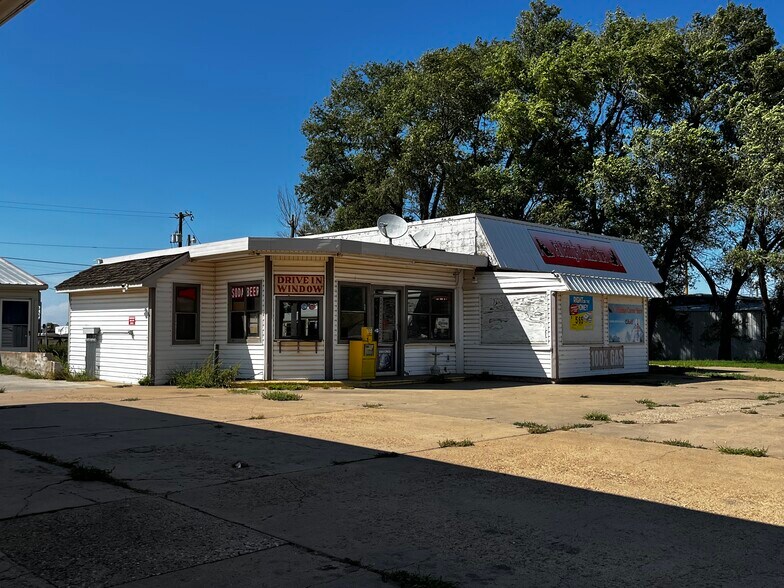 More Photos Of 5 Douglas Ave, Beaver General Retail For Sale