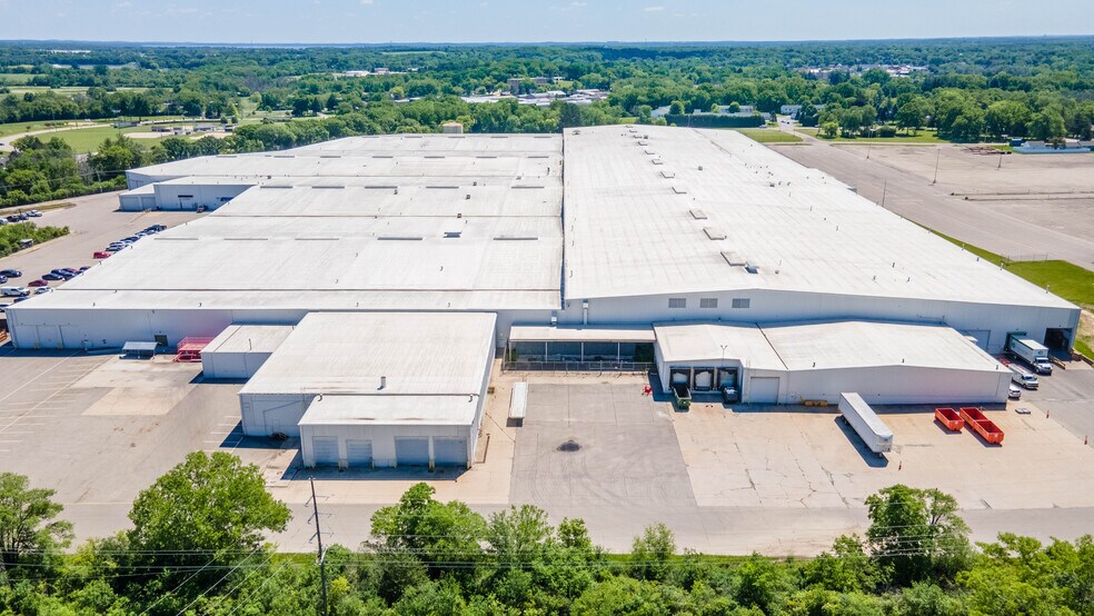 More Photos Of 1220 W Fulton St, Edgerton Warehouse For Lease