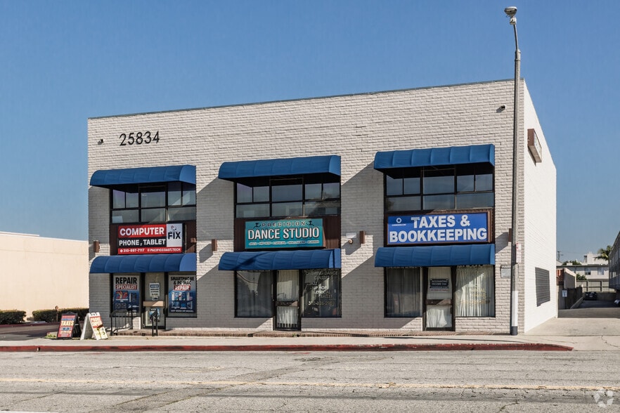 Primary Photo Of 25834 Narbonne Ave, Lomita Storefront Retail Office For Lease