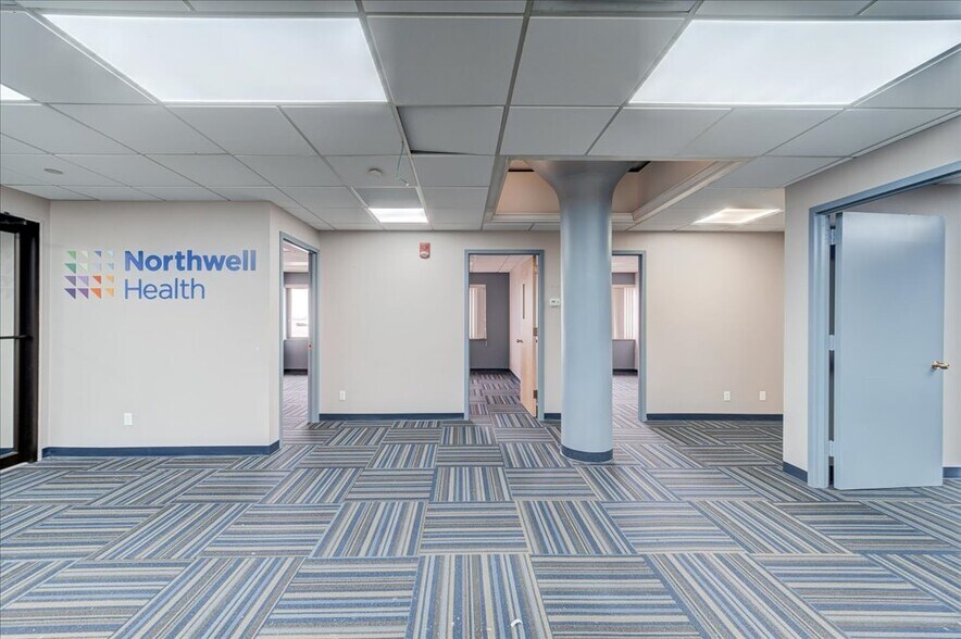 More Photos Of 1 Edgewater St, Staten Island Office For Lease