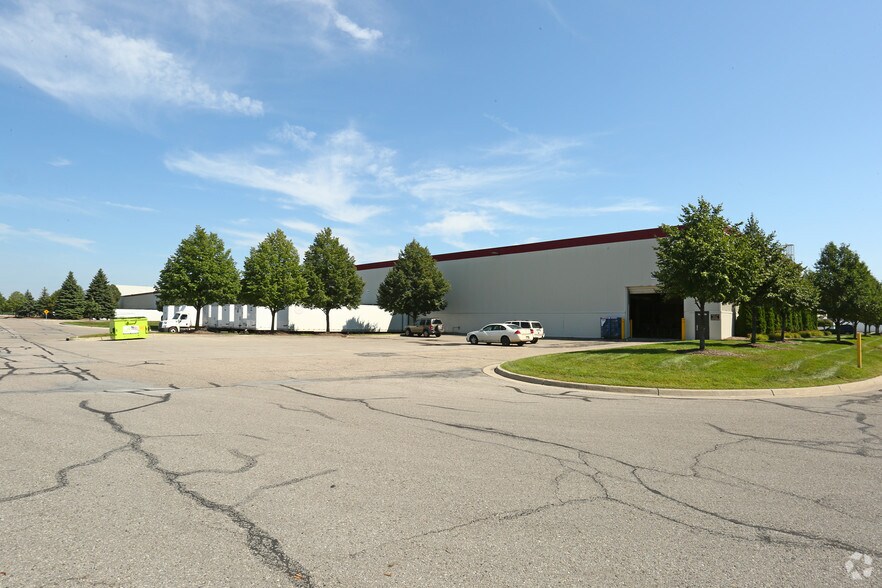 More Photos Of 36501 Van Born Rd, Romulus Warehouse For Lease