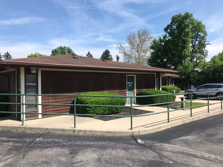More Photos Of 1175 Etna Ave, Huntington Office For Sale