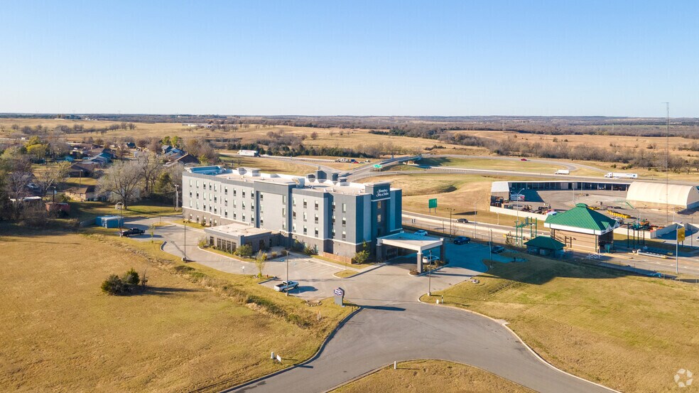 More Photos Of 915 Ada Webb Dr, Stroud Hotel For Sale