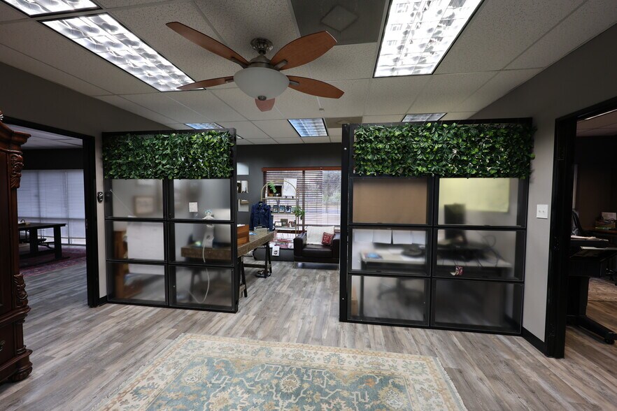 More Photos Of 9201 Metric Blvd, Austin Warehouse For Lease